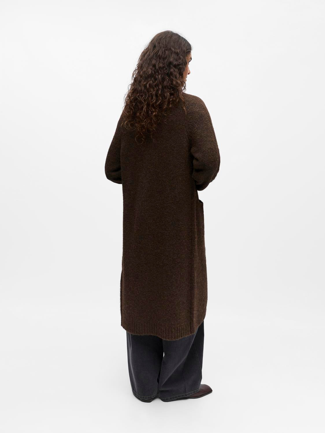 model_shot-back
